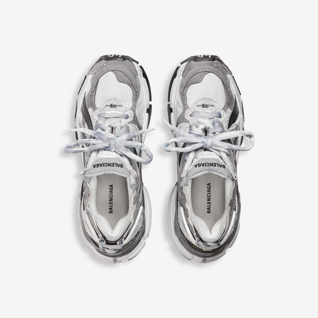 RUNNER SNEAKER IN GREY/WHITE/BLACK