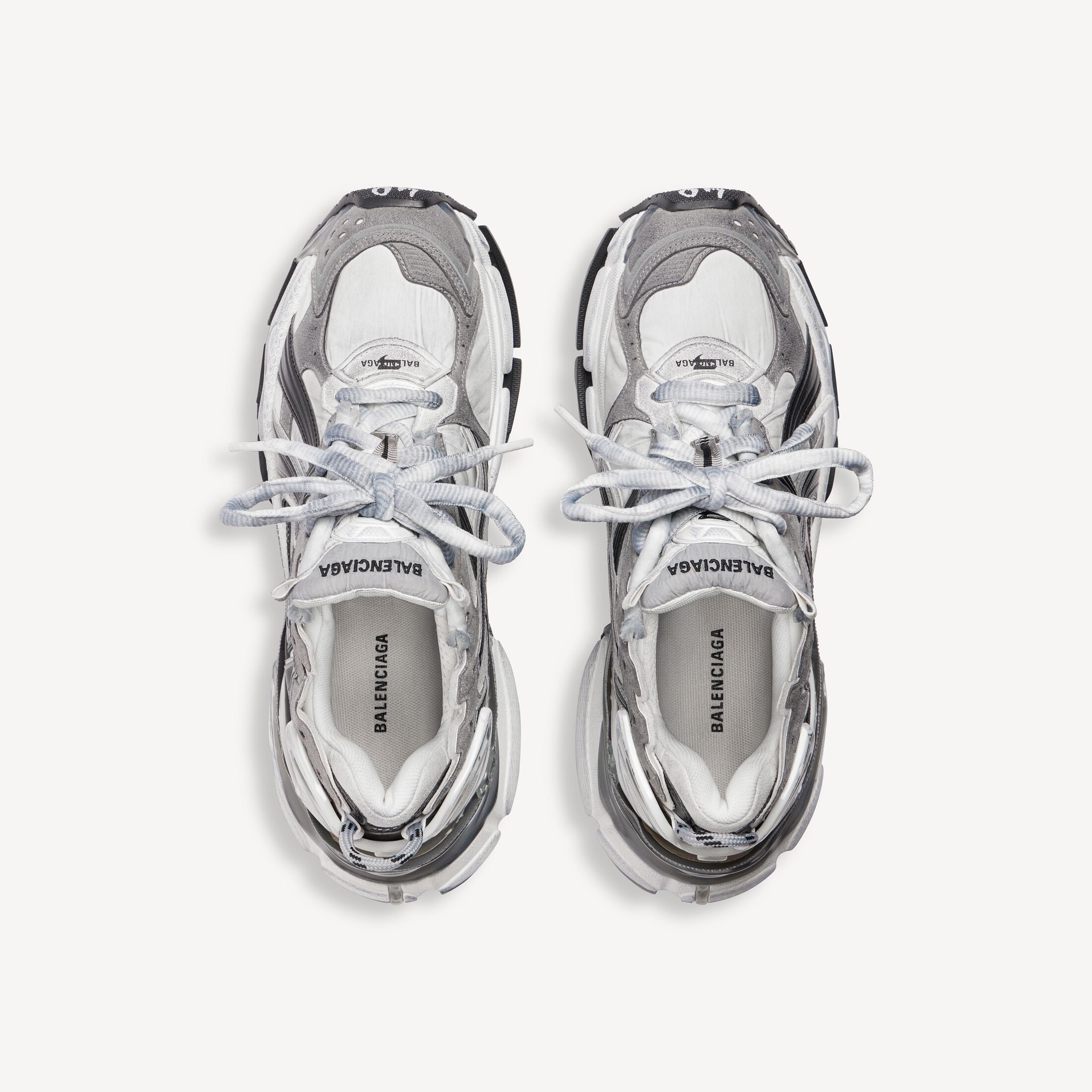 RUNNER SNEAKER IN GREY/WHITE/BLACK