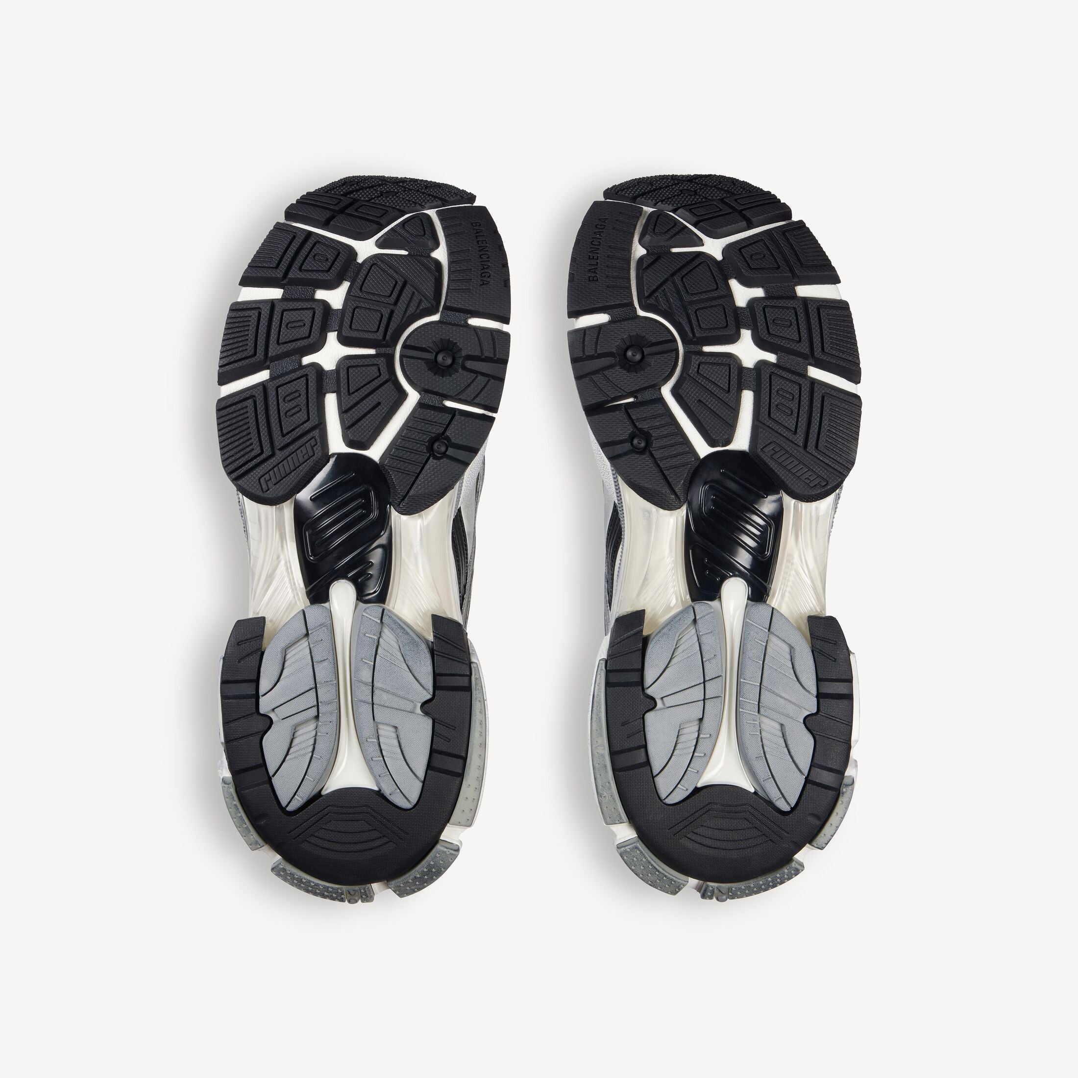 RUNNER SNEAKER IN GREY/WHITE/BLACK