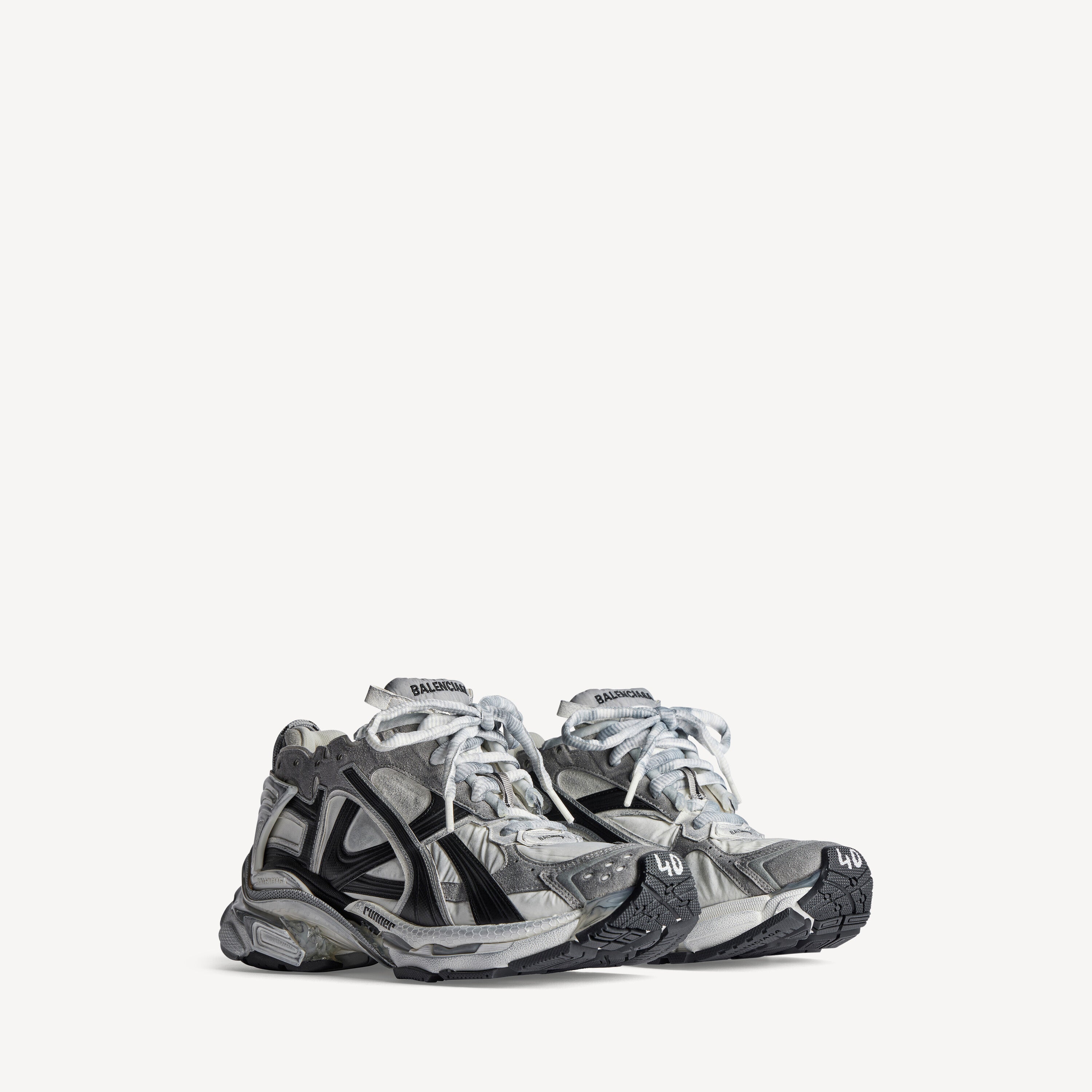 RUNNER SNEAKER IN GREY/WHITE/BLACK